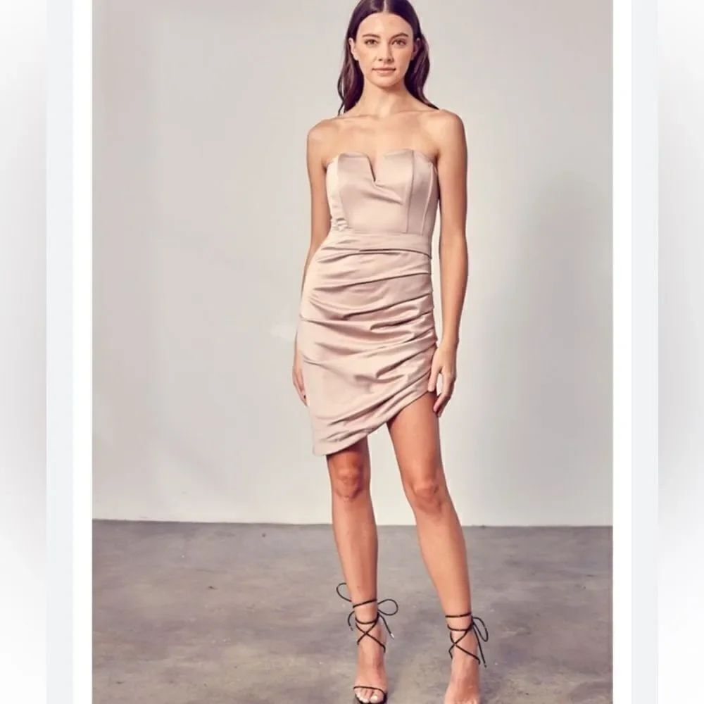 DO+BE Satiny Strapless Pleated Mini Dress Size Large